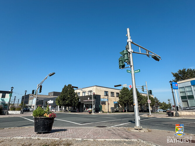 Traffic lights at the intersection of King & Main